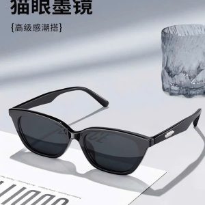 KÍNH COLOREIN MẪU MỚI TINH