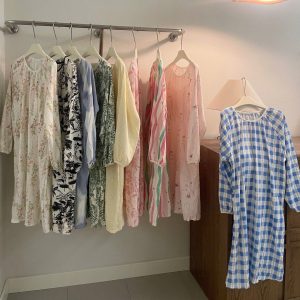VÁY NGỦ DÀI TAY HỌA TIẾT CHO NỮ JIEAINA