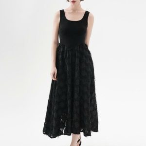 ĐẦM VOAN JACQUARD TUA RUA CANVAUS