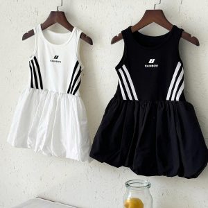 VÁY DÁNG THỂ THAO BÉ GÁI