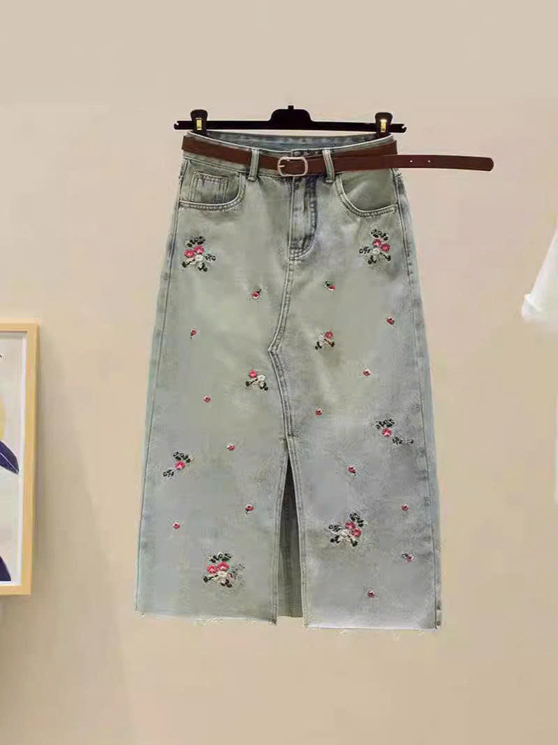 Chân váy jeans thêu hoa cực nét