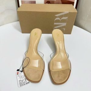 GUỐC GÓT NHỌN QUAI TRONG