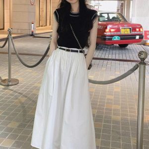 Set bộ áo dệt kim chân váy trắng chữ A kèm đai xinh