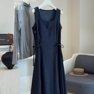 Set hai món áo váy của hãng Anna