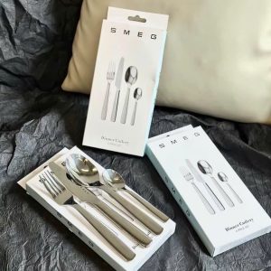 Bộ dao dĩa thìa của SMEG