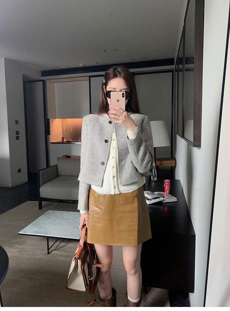 Khoác dạ sọc đơn giản khí chất