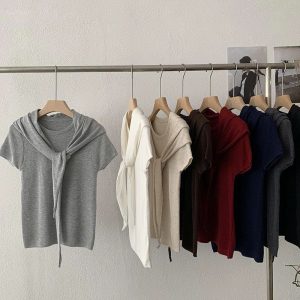 ÁO THUN GIẤY KÈM KHĂN QUÀNG