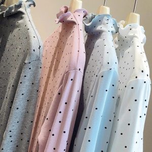 Áo thun cổ cao viền bèo Anna