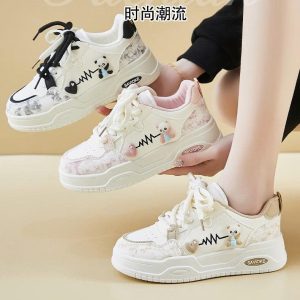GIÀY THỂ THAO GẮN GẤU TRÚC