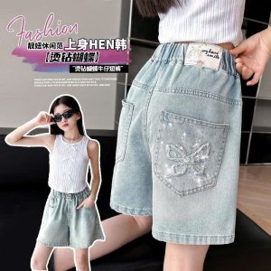 Quần short túi thêu bướm bé gái
