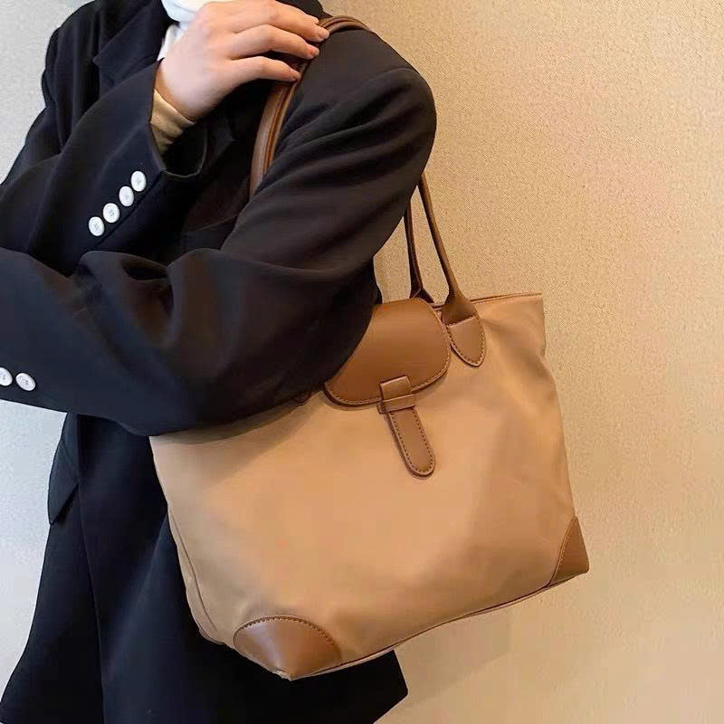 TÚI TOTE PHỐI DA KHÓA GÀI