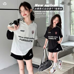 ÁO PHÔNG CỔ V DÁNG THỂ THAO CHO BÉ
