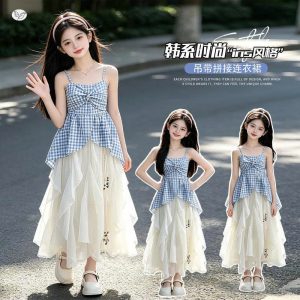 SET ÁO 2 DÂY KẺ PHỐI CHÂN VÁY