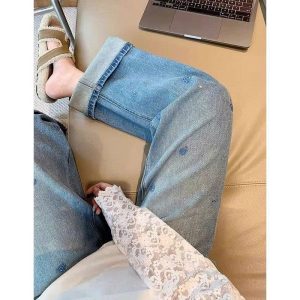 QUẦN JEANS ỐNG SUÔNG THÊU ĐÁ