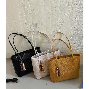 Chiếc túi đựng cả thế giới