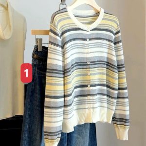 Áo len kẻ nhà Anna